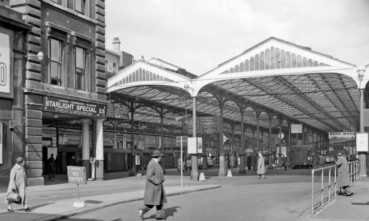 BloodandCustard Euston Station 1962
Arrival Side
Arrival side from the road approach off Drummond Street. Platforms 1 and 2 are off to the right, Platforms 3 and 4 and the rest of the station are to the left. Note the poster advertising the 'Starlight Specials' to Scotland.
© Ben Brooksbank (CC-by-SA/2.0)
