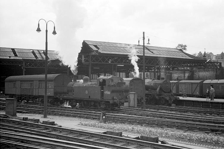 BloodandCustard 
Euston Station
April 1960
'Jinty' tank locomotive no.47522 is performing station pilot duties (shunting a parcels van) while Black 5 no.44752 is awaiting departure.
© Alan Murray-Rust (CC-by-SA/2.0)


