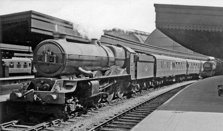 BloodandCustard
Paddington Station
Wolverhampton Express ready to leave Paddington
3rd May 1960
From Platforms 2/3 towards the buffer-stops. About to depart from Platform 4 the 1.10pm to Birmingham (Snow Hill) and Wolverhampton (Low Level) will run by the direct route via Bicester, headed by no.6011 'King James I' (built April 1928, withdrawn December 1962).
© Ben Brooksbank (CC-by-SA/2.0)
