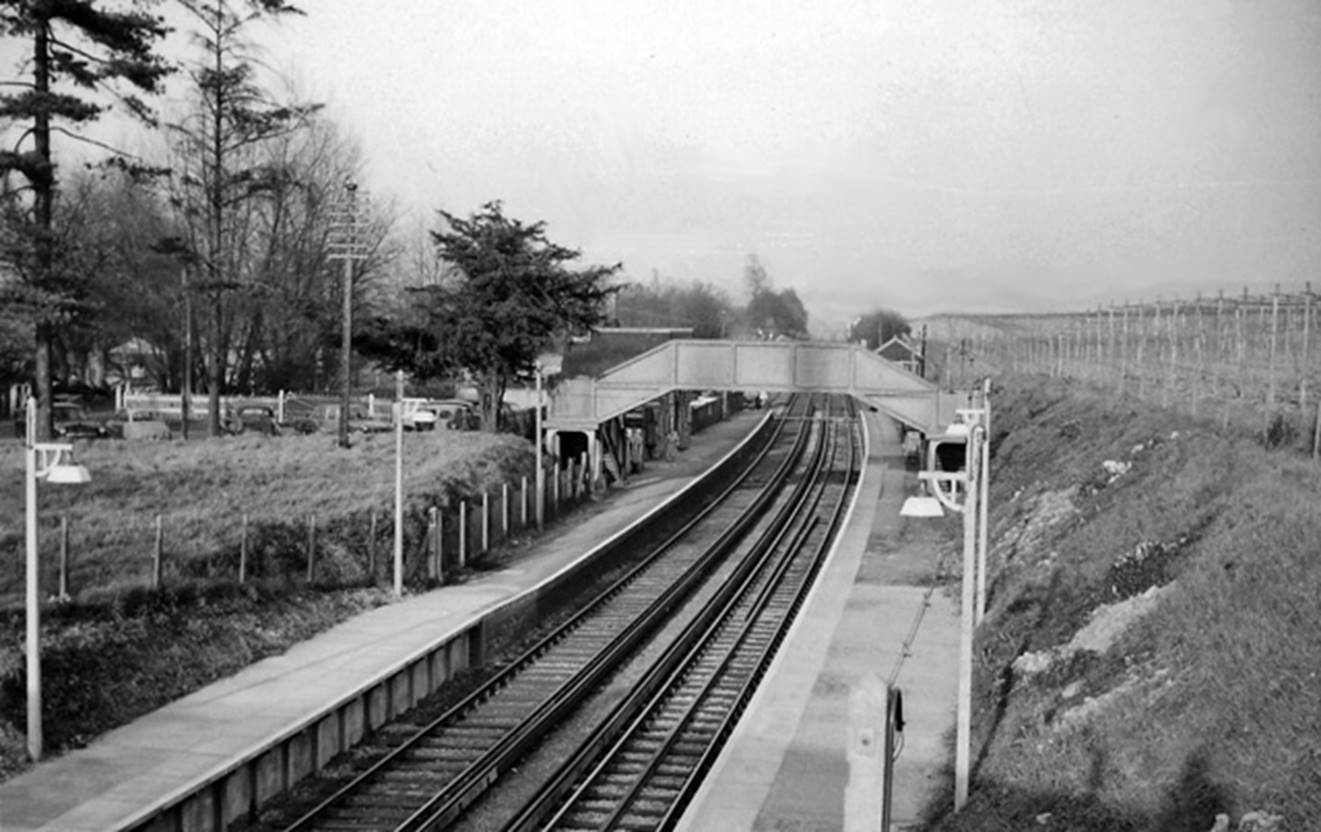 Barming
Looking towards Maidstone East 3rd March 1961.
© Ben Brooksbank (Geograph/CC-by-SA)
