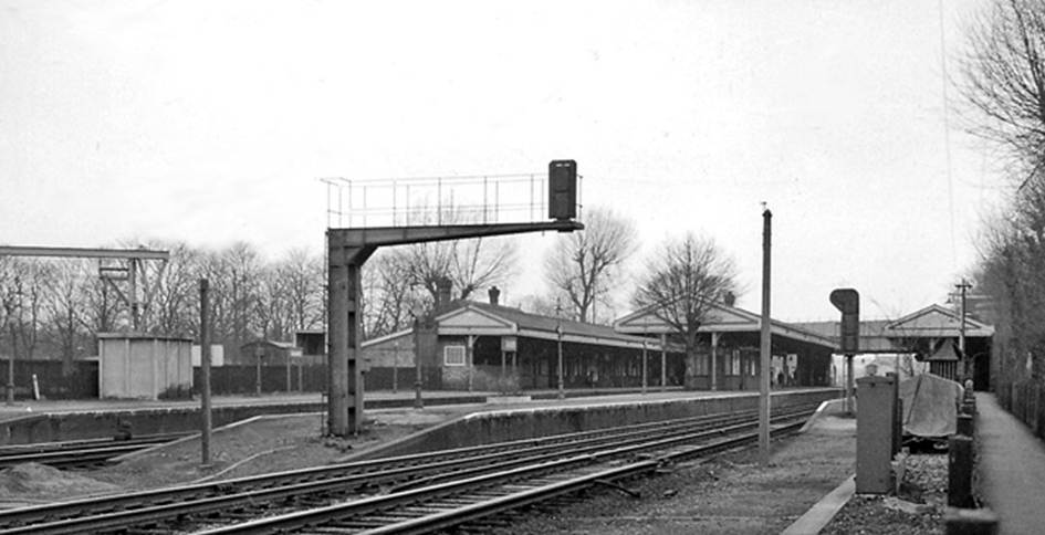 Barnes
Looking towards Waterloo 7th April 1962.
  Ben Brooksbank (Geograph/CC-by-SA)