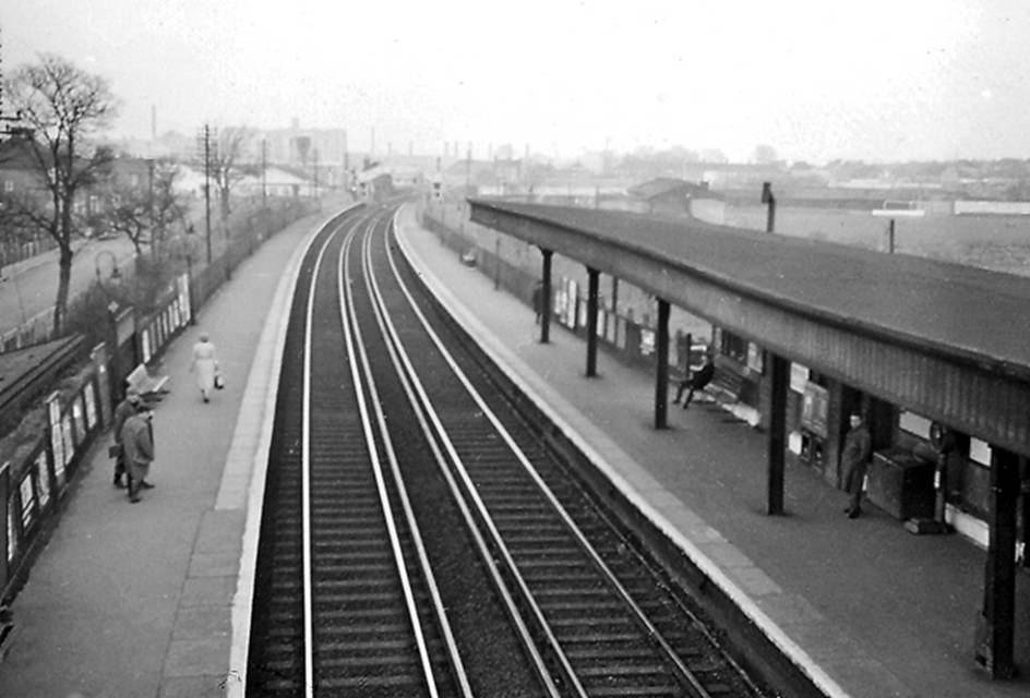 Belvedere
View towards Dartford on 2nd March 1961.
  Ben Brooksbank (Geograph/CC-by-SA)
