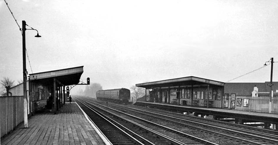 Berrylands
View towards Wimbledon on 15th February 1961.
  Ben Brooksbank (Geograph/CC-by-SA)