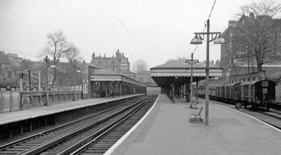 Blackheath
Looking towards Woolwich.
  Ben Brooksbank (Geograph/CC-by-SA)