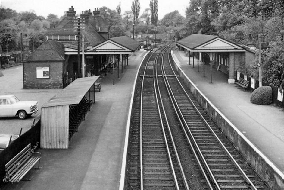 Bookham
Looking towards Effingham Junction - 20th May 1962.
  Ben Brooksbank (Geograph/CC-by-SA)
