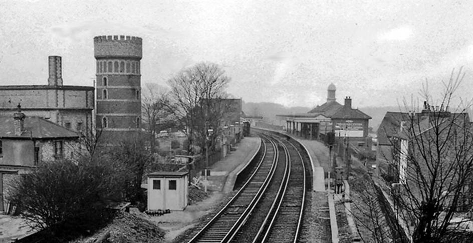 Broadstairs
View towards Margate on 16th April 1963. Ex-London, Chatham & Dover Railway, London - Chatham - Faversham - Margate - Ramsgate main line, electrified east of Gillingham in 1959. Prominent on the left is Crampton Tower.
  Ben Brooksbank (CC-by-SA/2.0)