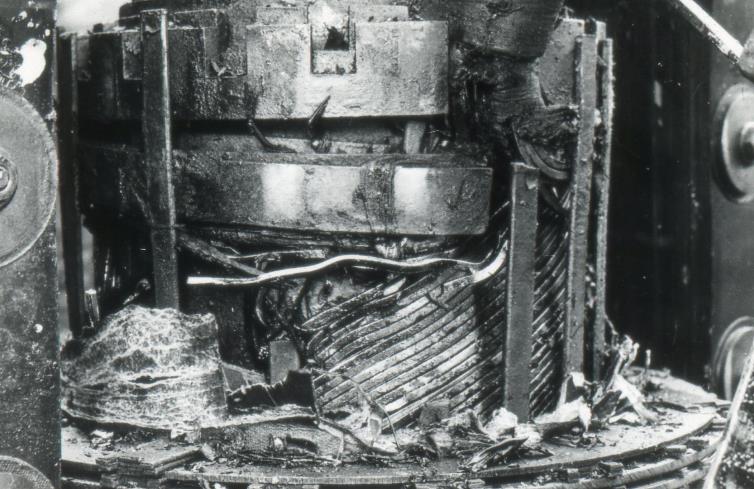 Blood & Custard
Glasgow Blue Trains
AM3 Transformer Incidents in 1960
View of a damaged main transformer of a Class AM3 unit (with primary removed).
© Alan Hawes
