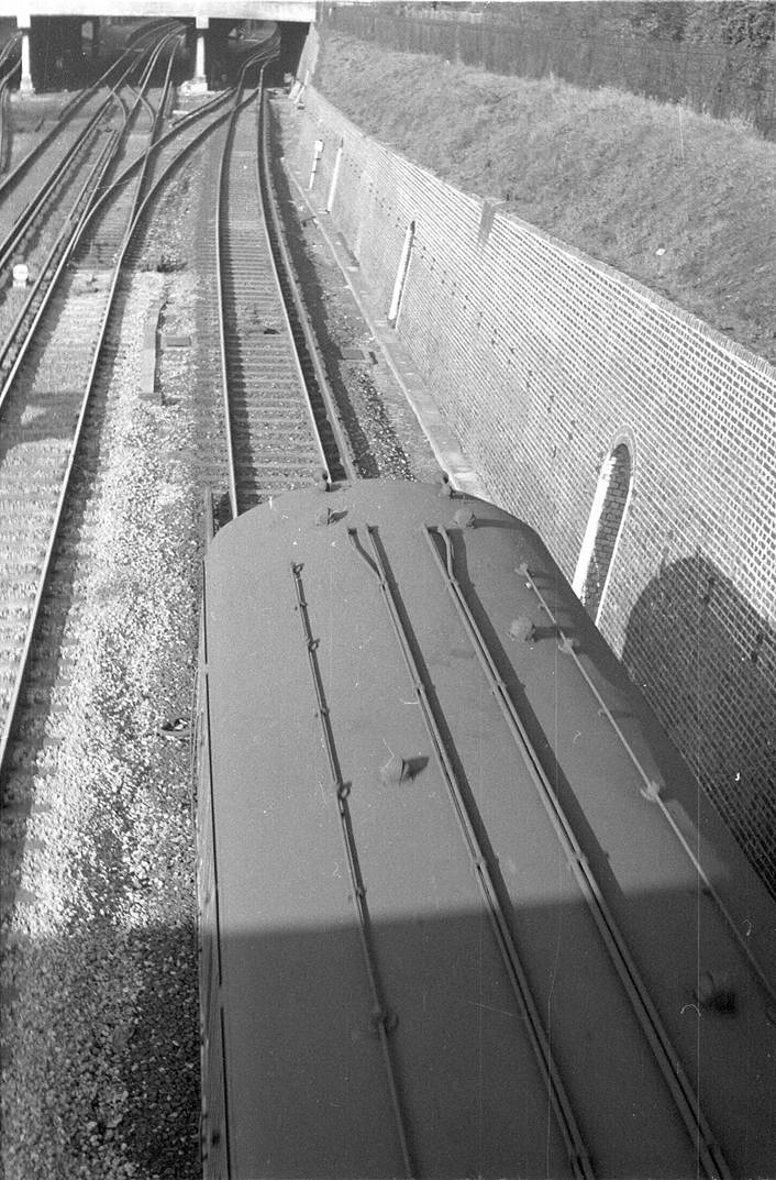 www.BloodandCustard.com

Conduit detail on 2 EPB 5759
24th February 1974
© DAVE SMITH
