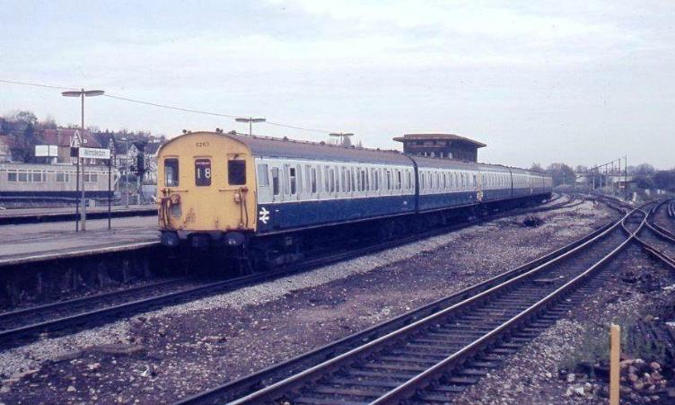 BR 2 EPB 6263 @ Wimbledon copyright BloodandCustard.JPG