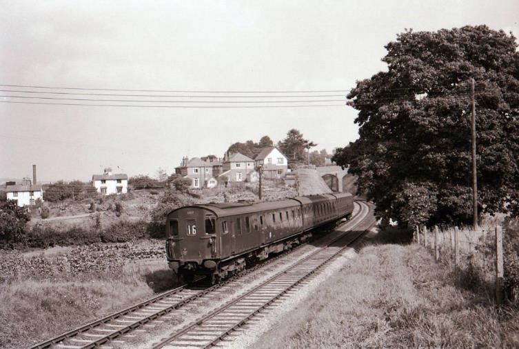 3H 1117 on the 13.45 Alton to Southampton Terminus service Sep 1960 copyright BloodandCustard.jpg
