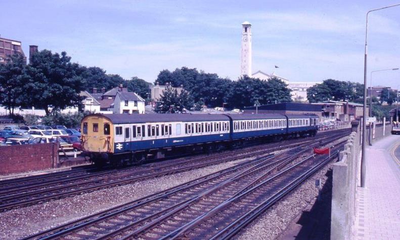 3H 1117 13.45 to Southampton from Alton September 1960 copyright BloodandCustard closeup.jpg