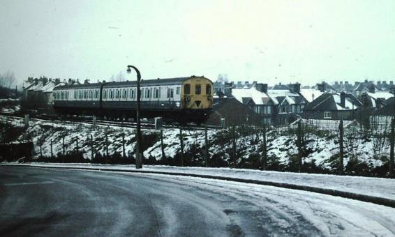 2 HAP approaches a snowy Sittingbourne copyright w.jpg