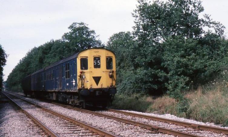 3R 'Tadpole' unit no.1201 will be braking hard at Hilders Farm foot crossing as it slows for the Edenbridge stop with a Reading to Tonbridge train on Monday 18th September 1978. Looking travel stained and hard worked, this photograph brings back fond memories for so many of us!
© John Atkinson
