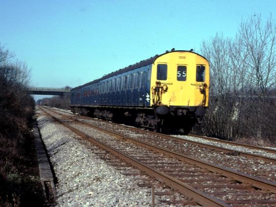 Unit no.1206 has just passed under the A21 Tonbridge by-pass as it approaches Tonbridge on Friday 23rd March 1979.
© Tony Watson
