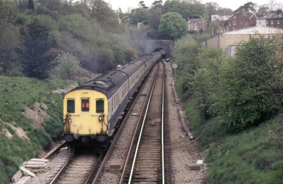 https://www.bloodandcustard.com/BR-6S-6L-6B-Hastings.html
Unit no.1035 on the rear of the 17.45 from Charing Cross.
“It was now the brisk walk back to Tonbridge station in order to catch the 18.44 up to Charing Cross (17.43 off Hastings)”
Colin Price ©