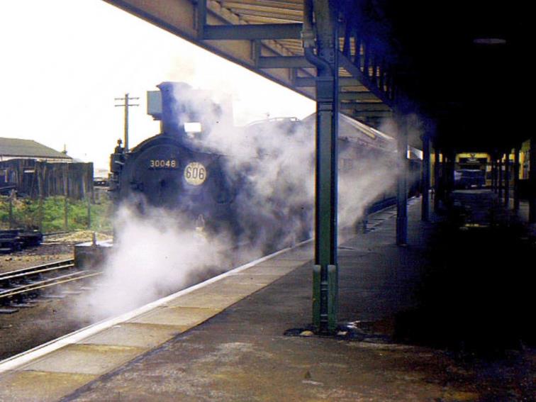 Southern Region
Pull-Push Sets
(Maunsell rebuilds 600-619)
At Seaton station M7 no. 30048 with an unidentified Maunsell pull-push set awaits its departure for Seaton Junction on 20th April 1963.
Note both tail lamp & headcode disc; the latter sporting the drivers duty number.
 Richard Green (CC-by-SA/2.0)
