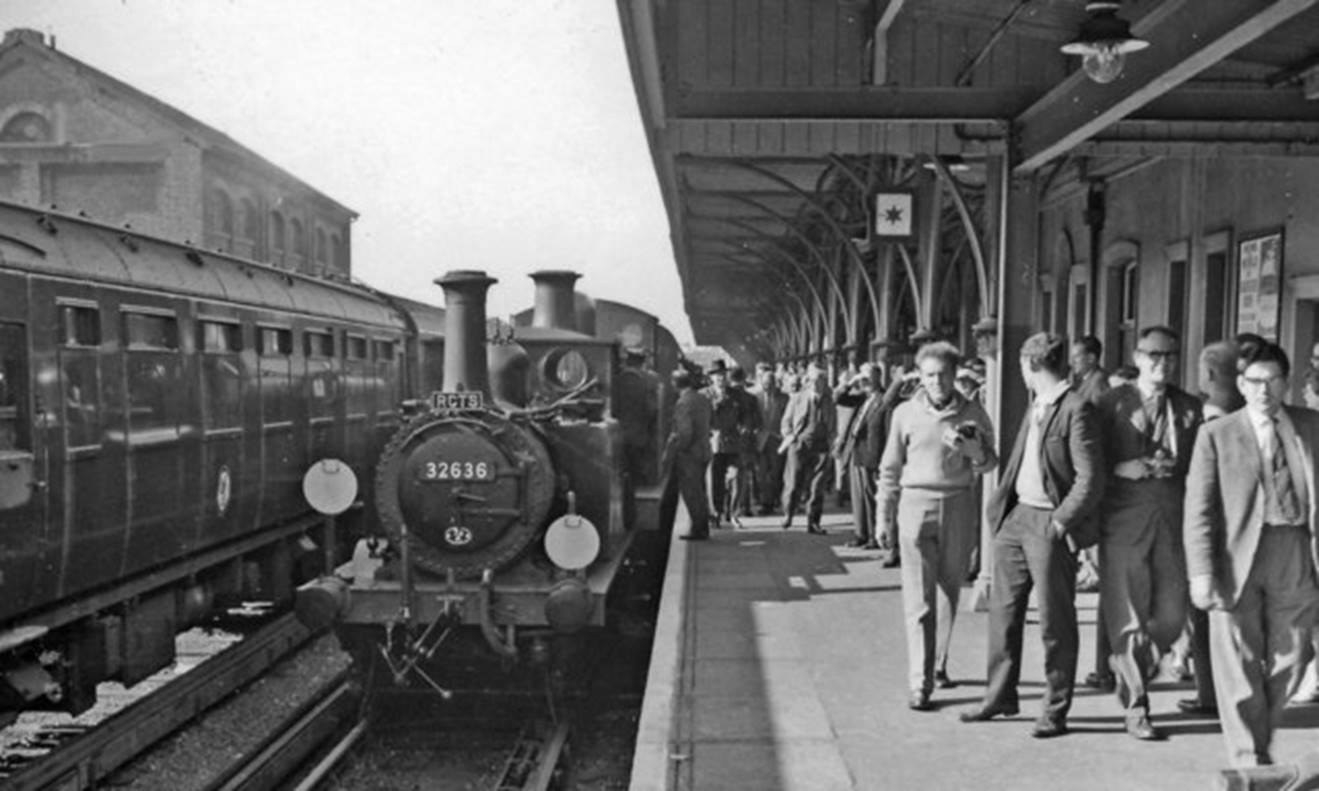 Seaford 
RCTS Sussex Rail Tour
Sunday, 7th October 1962 and an Animated scene on the platform at Seaford after arrival of the RCTS Sussex Rail Tour. From Brighton thence back via Newhaven shed, the Rail Tour was headed by ex-LB&SC A1X no. 32636 and E6 no. 32418.
 Ben Brooksbank (CC-by-SA/2.0)
