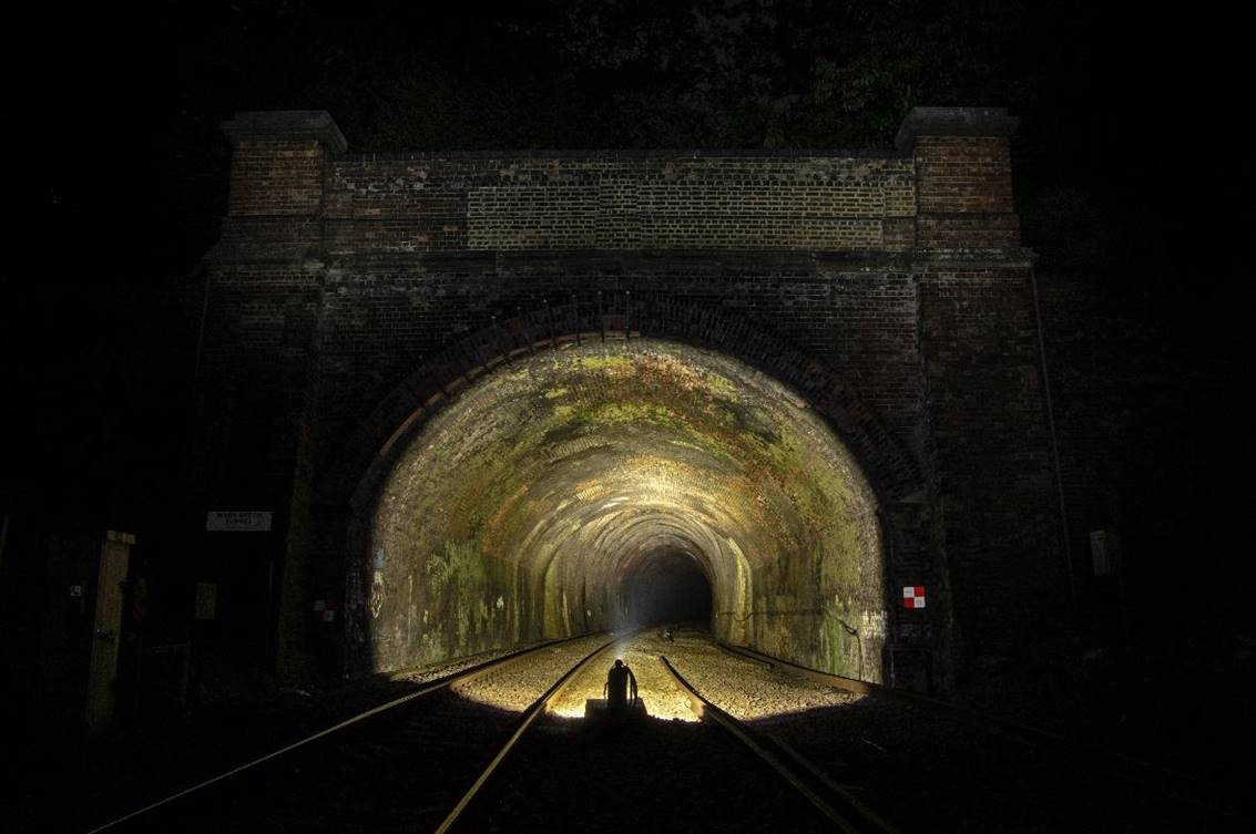 https://www.bloodandcustard.com/BR-Tunnels-MarkBeech.html

South-end portal, cut-and-cover section and the 63-chain curve.
 Adrian Backshall
