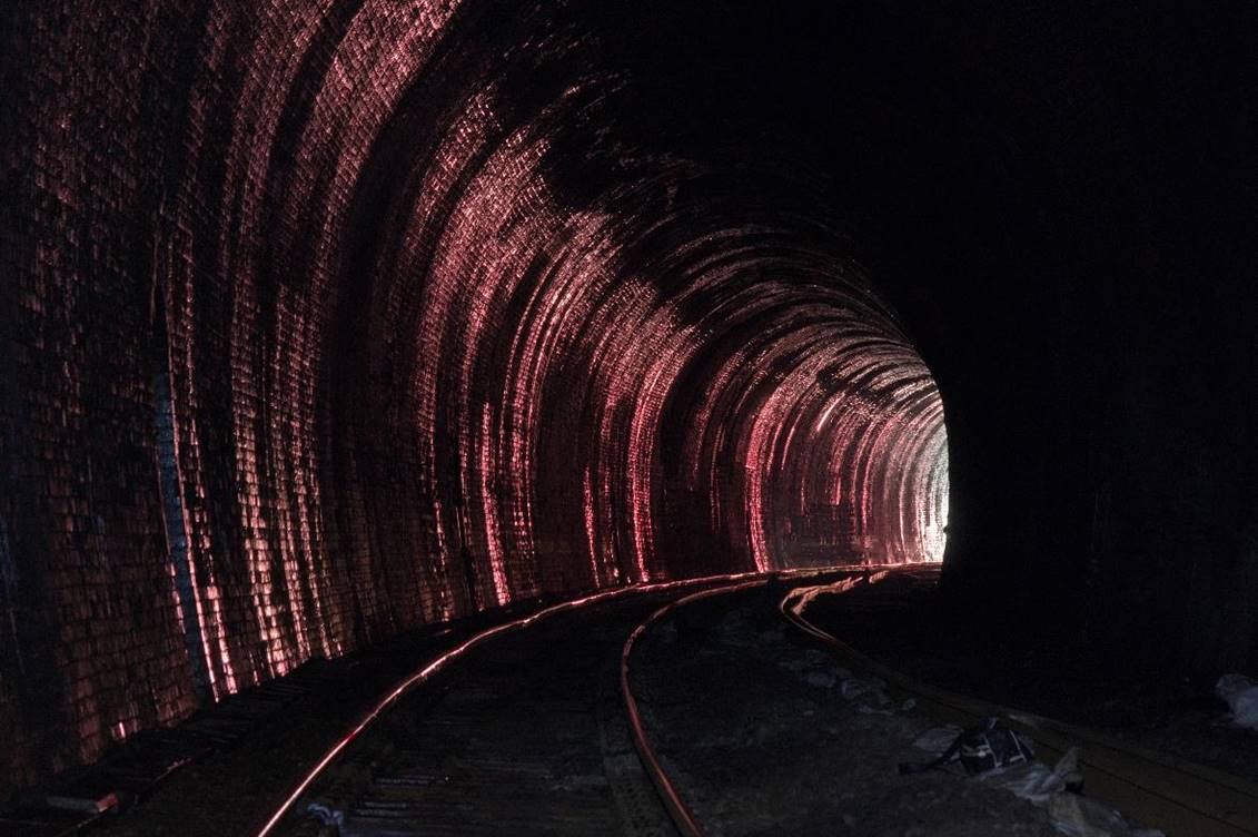 https://www.bloodandcustard.com/BR-Tunnels-MarkBeech.html

The 63-chain curve of the former Up Line (now single line).
 Adrian Backshall
