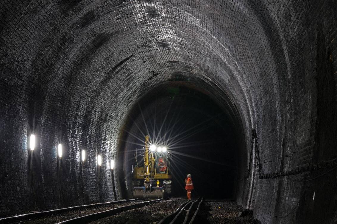 https://www.bloodandcustard.com/BR-Tunnels-MarkBeech.html

Looking towards Edenbridge, a road-railer sits just inside the north-end portal.
 Adrian Backshall
