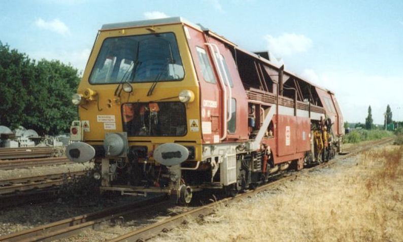 www.BloodandCustard.com

The Jarvis tamper (on hire to AMEC) in Three Bridges Down Side yard.
(This yard is now part of the Thameslink depot).
 Colin Watts
