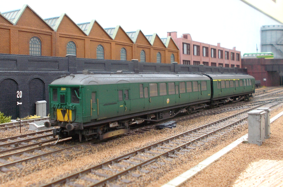 R3257 Weathered Model of 2 BIL No.2019
© Ewhurst Green