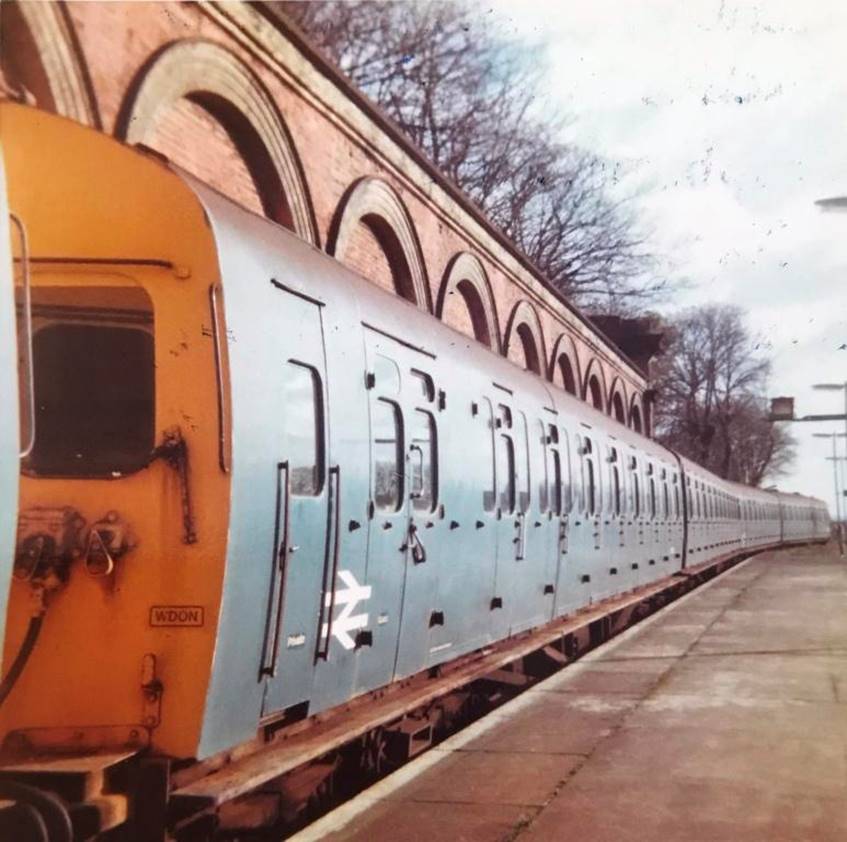 4361 stored at Crystal Palace (25th November 1974)
[Coupled to 4623]
 Graham Court
