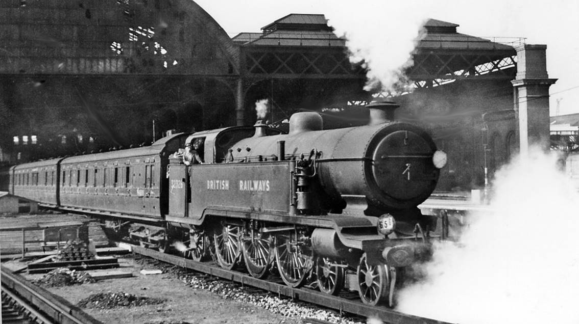 Birdcage stock on an Oxted line train leaving London Bridge (Central)
On Thursday 30th September 1948, train engine is ex.LBSCR L.B. Billinton J2 class 4-6-2T no. 32326 (built March 1912 as no. 326 'Bessborough', withdrawn June 1951). 
 Ben Brooksbank (Geograph/CC-by-SA)


Description automatically generated with medium confidence