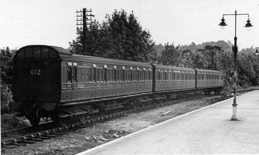 SR Trio C set 619 with Brake Third 3445 nearest.
(Glen Woods collection)
