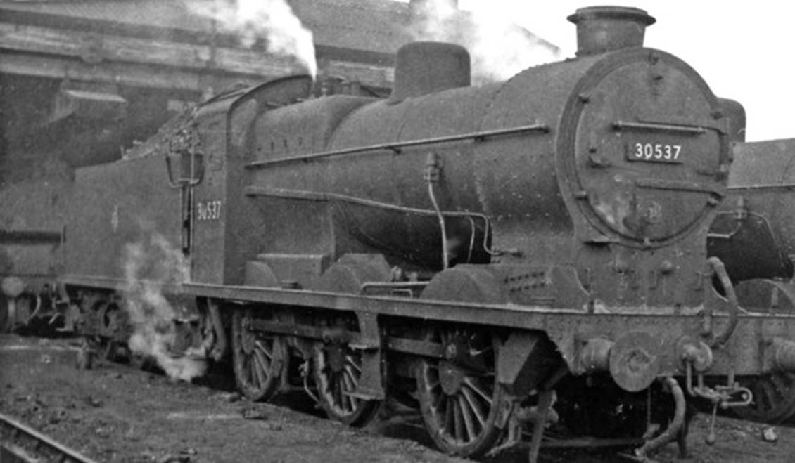Maunsell Q-class no.30537 as fitted with Lemaitre blast-pipe and chimney c.1946-9. Outshopped from Eastleigh Works as no.537 in October 1938 this locomotive was withdrawn in January 1962.
© Ben Brooksbank (Geograph/CC-by-SA)
