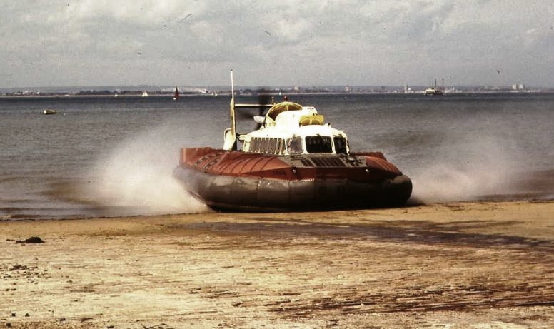 A boat on the beach

Description automatically generated with low confidence