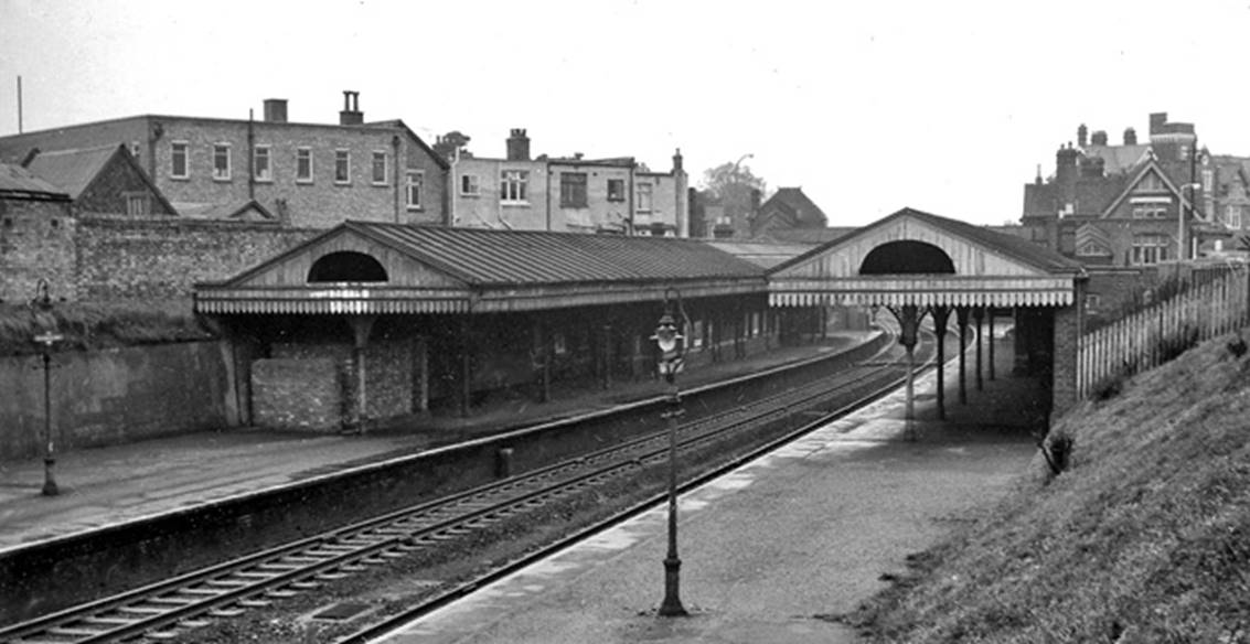 Branksome Station south-west towards Poole (20th April 1963).
 Ben Brooksbank (CC-by-SA/2.0)
