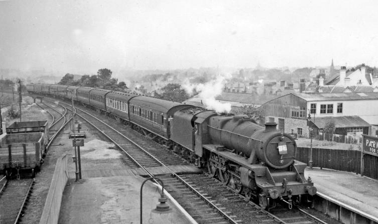Passing Parkstone on 5th July 1958 is the Summer-Saturdays 7.35am from Nottingham Midland which has run via Birmingham New St. and Bath Green Park, whence Stanier 5MT no.45286 (built December 1936, withdrawn March 1965) - remarkably a Carlisle Upperby engine! - is working it to Bournemouth West (due 2.55pm).
  Ben Brooksbank (CC-by-SA/2.0)
