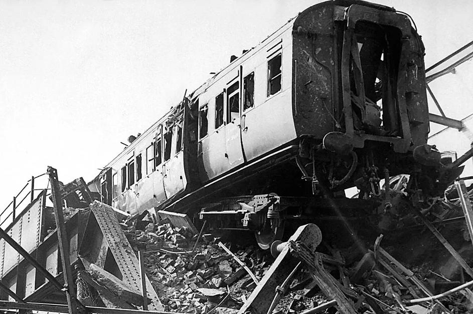 Bomb-damaged High-Window Maunsell Coach